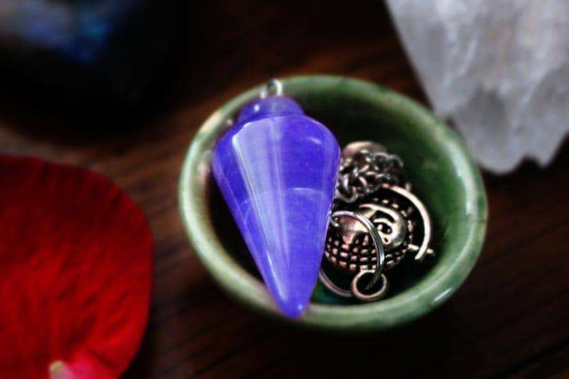 Pendulo de cuarzo azul • Péndulo: Para qué sirve, usos y significado | Guía 2023