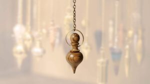 pendulo de madera • Péndulo de Madera: Usos, limpieza y función